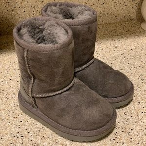 Toddler Classic Uggs